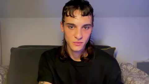 Snapshot of palm1stry chatting on 11/03/25, 01:29 Ayden online show from 11/03/25, 01:29