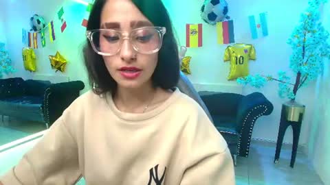 Snapshot of palmer__foxx chatting on 06/27/26, 12:33 Palmer online show from 06/27/26, 12:33