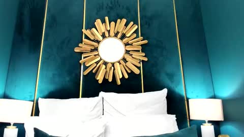 Kate online show from 10/30/25, 06:48