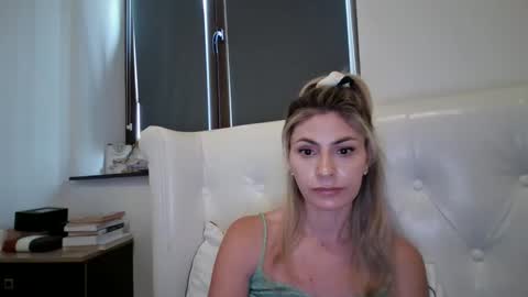 Snapshot of pamela051087 chatting on 06/11/26, 02:59 Pamela051087 online show from 06/11/26, 02:59