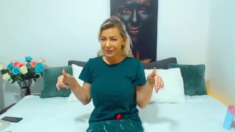 PAMEL ISSY online show from 01/05/25, 10:10