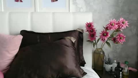 Snapshot of pamella_007 chatting on 12/22/25, 08:00 Pamella online show from 12/22/25, 08:00