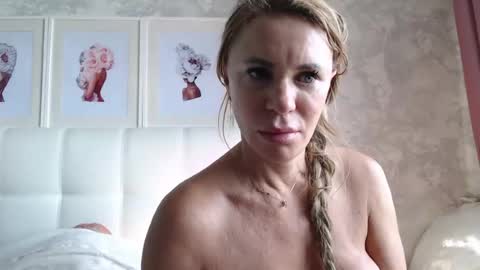 Snapshot of pamella_007 chatting on 06/21/26, 11:02 Pamella online show from 06/21/26, 11:02