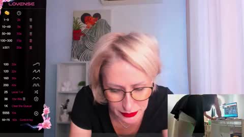 Snapshot of pamellamurphy chatting on 10/17/25, 08:06 pamellamurphy online show from 10/17/25, 08:06