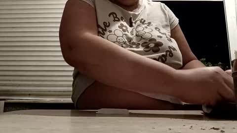 Snapshot of pamid215 chatting on 11/18/25, 05:06 angel hris online show from 11/18/25, 05:06