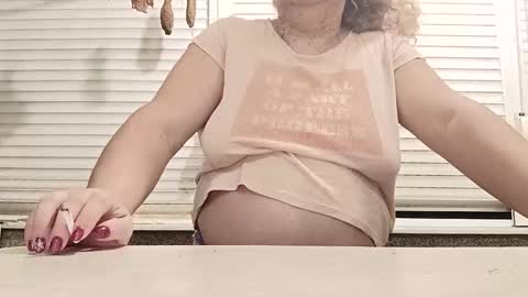 Snapshot of pamid215 chatting on 12/14/25, 04:23 angel hris online show from 12/14/25, 04:23