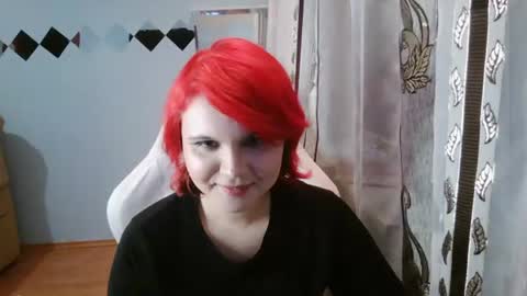 Snapshot of pamilatennyson chatting on 06/18/26, 05:39 Flora online show from 06/18/26, 05:39