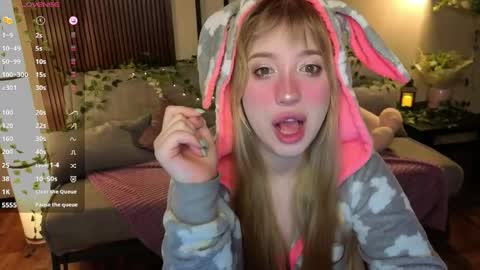 Lina online show from 04/25/26, 07:55
