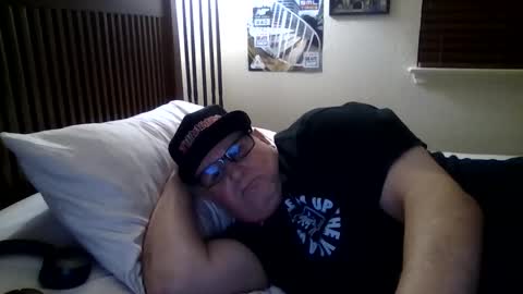 Snapshot of panos678442 chatting on 04/19/26, 03:17 panos online show from 04/19/26, 03:17