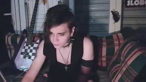 In bio online show from 09/26/25, 04:27