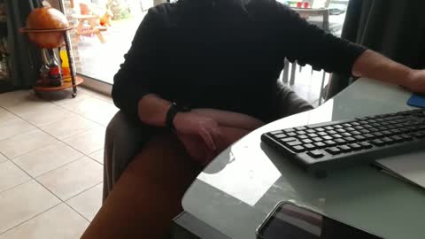 Snapshot of pantyrafke chatting on 01/27/25, 10:38 pantyrafke online show from 01/27/25, 10:38