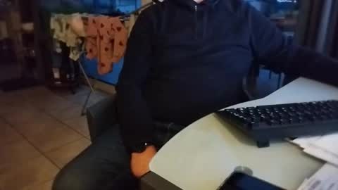 Snapshot of pantyrafke chatting on 10/21/25, 06:03 pantyrafke online show from 10/21/25, 06:03