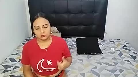 Paola 23 and Andres 25 online show from 02/24/25, 03:23