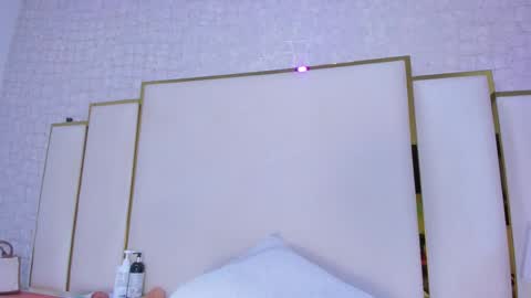 Paola  online show from 12/18/25, 11:16