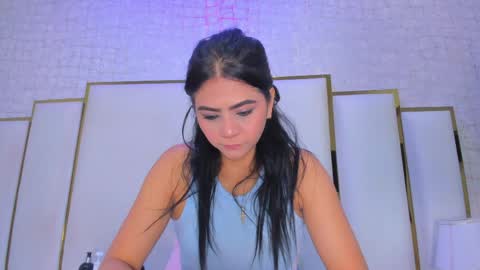 Paola  online show from 04/09/26, 11:15