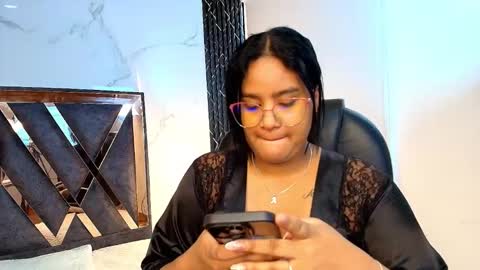 Snapshot of paolacastillo_ chatting on 12/15/25, 11:36 paolacastillo_ online show from 12/15/25, 11:36