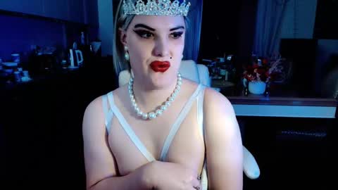 Snapshot of paoladoll chatting on 11/18/25, 05:12 Sarina Williams online show from 11/18/25, 05:12