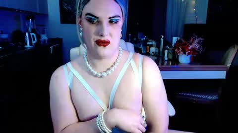 Snapshot of paoladoll chatting on 02/22/26, 10:14 Sarina Williams online show from 02/22/26, 10:14