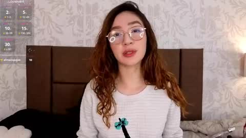 Snapshot of paolagh_ chatting on 04/25/26, 04:04 paolagh_ online show from 04/25/26, 04:04