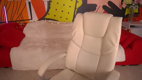 Lia online show from 11/08/25, 10:15