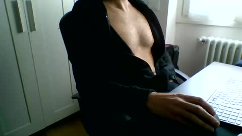 Snapshot of paolinobellino chatting on 03/23/26, 04:00 paolinobellino online show from 03/23/26, 04:00