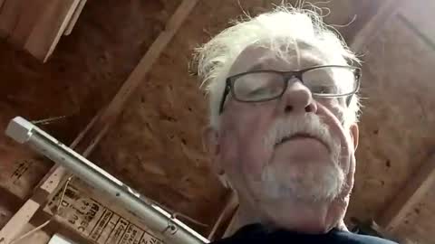 Snapshot of papajb70 chatting on 03/09/25, 03:22 papajb70 online show from 03/09/25, 03:22