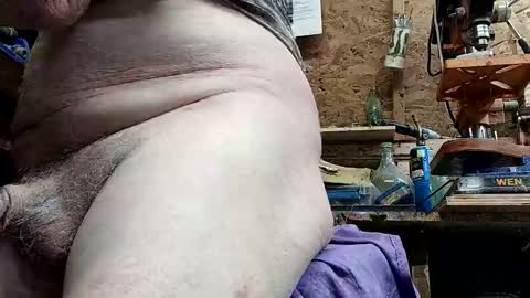 Snapshot of papajb70 chatting on 09/14/25, 12:43 papajb70 online show from 09/14/25, 12:43