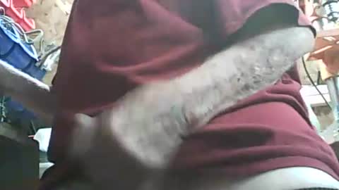 Snapshot of papajb70 chatting on 09/18/25, 12:40 papajb70 online show from 09/18/25, 12:40