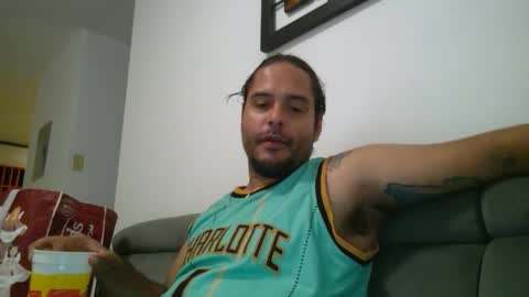 Snapshot of papiipr185 chatting on 01/11/26, 12:59 PapiiPR185 online show from 01/11/26, 12:59