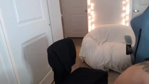 Snapshot of papijakey chatting on 02/13/26, 01:01 -- New Videos Down Below online show from 02/13/26, 01:01