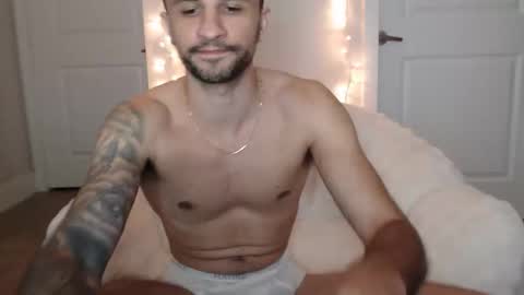 Snapshot of papijakey chatting on 03/12/26, 01:01 -- New Videos Down Below online show from 03/12/26, 01:01