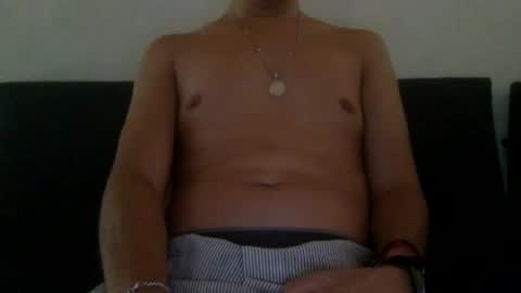 Snapshot of papy_dani33 chatting on 06/14/26, 01:35 papy_dani33 online show from 06/14/26, 01:35