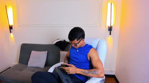 Snapshot of paradise_boy_s chatting on 04/08/26, 08:31 Ryan And Casper online show from 04/08/26, 08:31