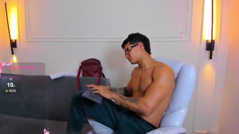 Snapshot of paradise_boy_s chatting on 06/24/26, 01:32 Ryan And Casper online show from 06/24/26, 01:32