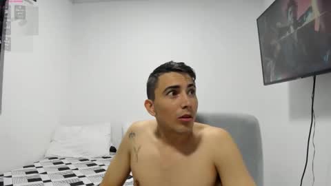 Snapshot of pareja_curiosa19 chatting on 01/07/26, 03:42 pareja_curiosa19 online show from 01/07/26, 03:42