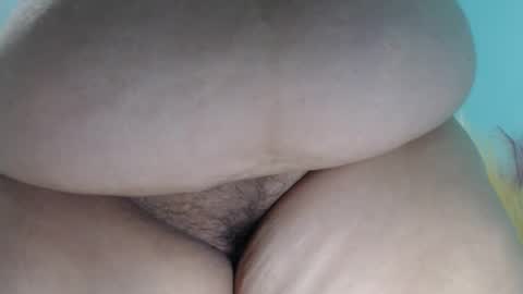 Snapshot of pareja_explosivasexx chatting on 12/15/24, 08:58 Luna online show from 12/15/24, 08:58