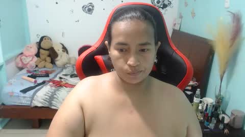 Snapshot of pareja_explosivasexx chatting on 02/19/25, 07:50 Luna online show from 02/19/25, 07:50