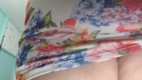 Snapshot of pareja_explosivasexx chatting on 03/01/25, 06:24 Luna online show from 03/01/25, 06:24