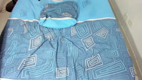 Snapshot of parejacachonda chatting on 01/04/25, 06:19 sara and andreu online show from 01/04/25, 06:19