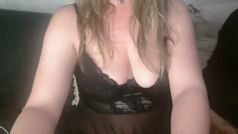 Snapshot of parejitahot30 chatting on 03/05/26, 11:34 parejitahot30 online show from 03/05/26, 11:34