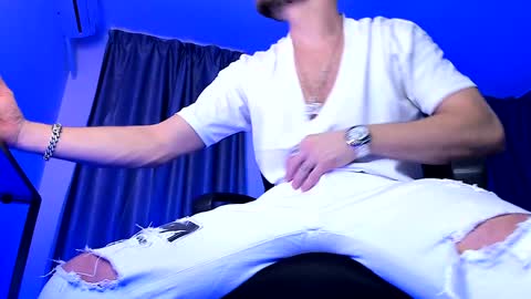 Paris online show from 12/08/24, 02:18