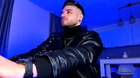 Paris online show from 12/27/24, 10:16