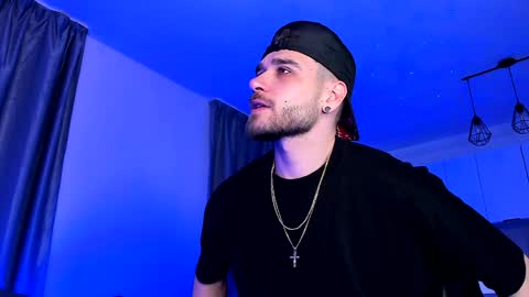 Paris online show from 01/03/25, 02:19