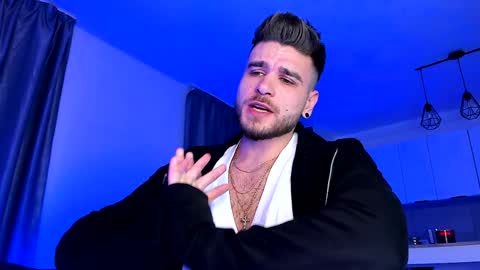 Paris online show from 01/06/25, 05:38