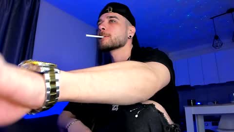 Paris online show from 02/05/25, 03:45