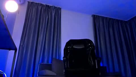 Snapshot of paris_lock chatting on 02/10/26, 09:41 Paris online show from 02/10/26, 09:41