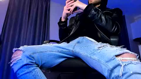 Snapshot of paris_lock chatting on 03/12/26, 09:32 Paris online show from 03/12/26, 09:32