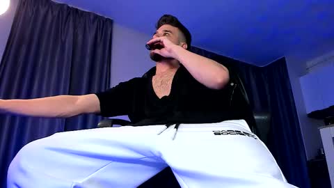 Snapshot of paris_lock chatting on 03/23/26, 02:26 Paris online show from 03/23/26, 02:26