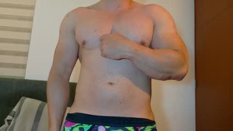 Snapshot of paris_mark chatting on 02/23/25, 01:02 Mark Paris online show from 02/23/25, 01:02