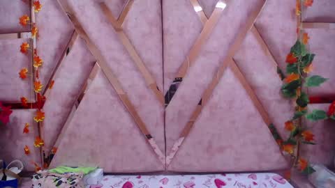 paris petit online show from 09/10/25, 08:31